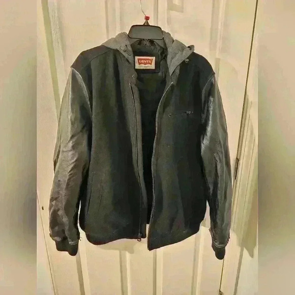 Levi's Charcoal/Black Wool Blend Jacket with Faux Leather Sleeves- Men’s Size XL - Picture 1 of 7